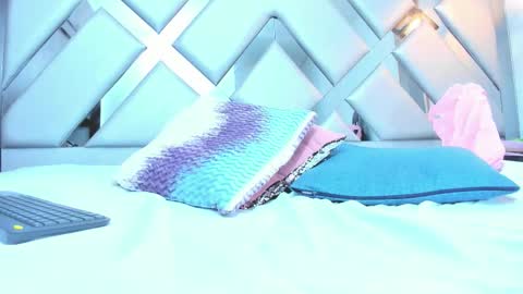 Snapshot of rebeccamitchell_ chatting on February 27, 2:17 pm rebeccamitchell_ online show from February 27, 2:17 pm