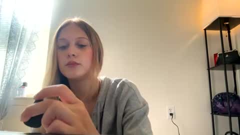 rebeccascottx online show from August 5, 9:39 pm