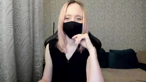 Snapshot of rebesaolset chatting on December 14, 5:36 pm RebesaOlset online show from December 14, 5:36 pm