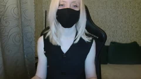 Snapshot of rebesaolset chatting on December 25, 3:38 pm RebesaOlset online show from December 25, 3:38 pm