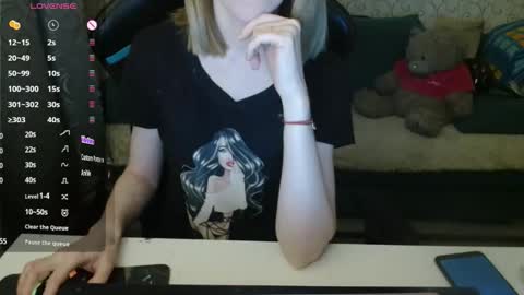 Snapshot of rebesaolset chatting on March 1, 4:42 pm RebesaOlset online show from March 1, 4:42 pm