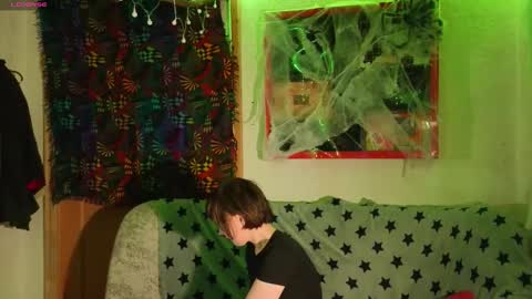 Lara online show from October 31, 4:30 pm