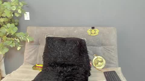 twitter REECET26 instagram RECCETAYLOR online show from April 2, 7:55 pm