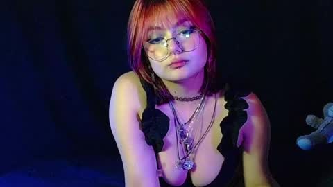 red_cherry2 online show from April 19, 4:34 am