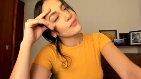 red_flower203 online show from December 15, 4:07 am