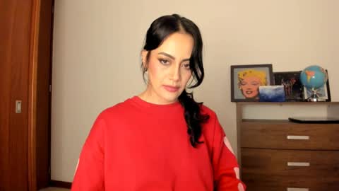 red_flower203 online show from February 15, 10:52 pm