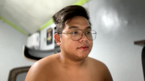 Snapshot of red_iibraxx chatting on February 24, 9:21 am Red Libra online show from February 24, 9:21 am