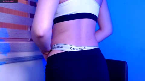 IG   OF red moonn online show from December 13, 3:43 pm