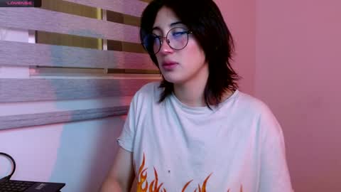 IG   OF red moonn online show from December 16, 1:22 pm