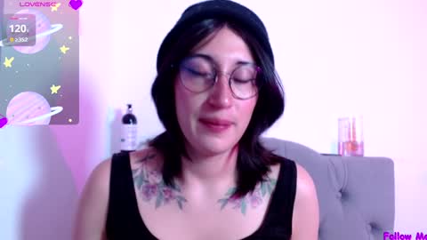 IG   OF red moonn online show from January 25, 1:41 pm