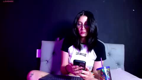 Snapshot of red_moonn chatting on December 18, 4:51 am IG OF red moonn online show from December 18, 4:51 am