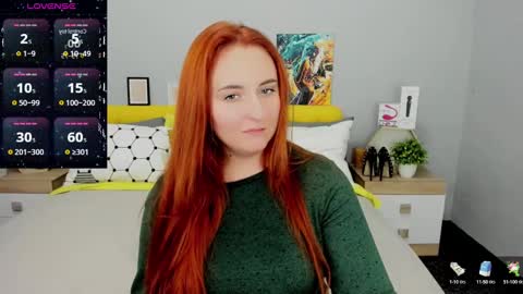Snapshot of red_naughtyfox chatting on December 17, 10:00 pm Lessy Fox online show from December 17, 10:00 pm