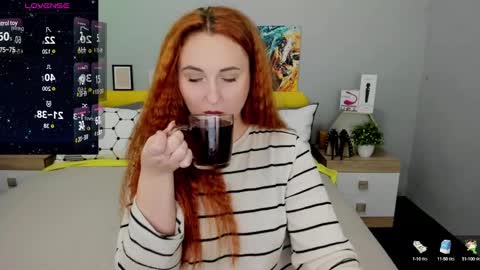 Snapshot of red_naughtyfox chatting on January 10, 6:28 pm Lessy Fox online show from January 10, 6:28 pm