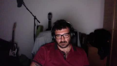 redbonezzzz online show from April 7, 6:30 pm