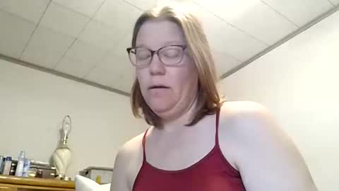 Snapshot of redbre chatting on December 16, 2:22 pm Redbre online show from December 16, 2:22 pm