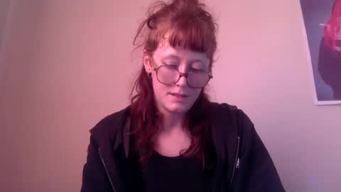 redcassie666 online show from April 8, 3:01 pm