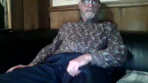 redfox60010 online show from January 17, 7:02 am