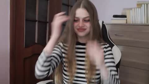 Lily online show from January 19, 1:53 am