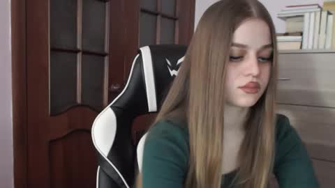 Lily online show from February 21, 2:56 am