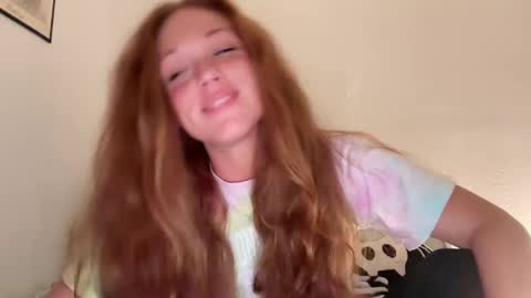 Snapshot of redheaded_fox chatting on March 1, 1:11 am Redheaded Fox online show from March 1, 1:11 am