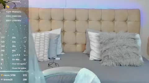 Snapshot of redhot_chilipeppers chatting on February 23, 10:28 am Lupe online show from February 23, 10:28 am