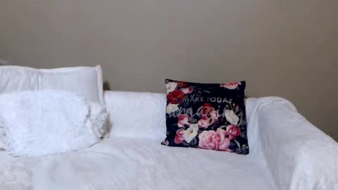 izabell online show from February 9, 5:22 pm