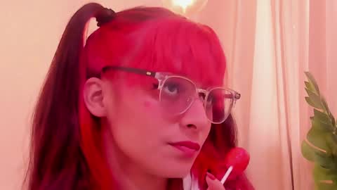 Snapshot of redmeloddy chatting on February 4, 7:33 pm Meloddy online show from February 4, 7:33 pm