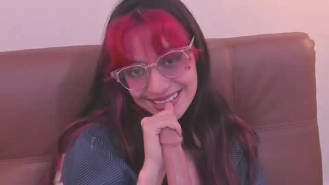 Snapshot of redmeloddy chatting on February 27, 10:42 pm Meloddy online show from February 27, 10:42 pm