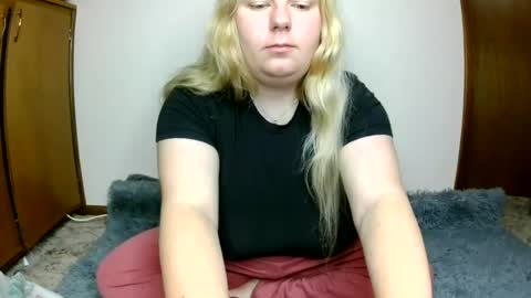 Snapshot of redridinghood7 chatting on July 2, 12:44 pm Joyrider94 online show from July 2, 12:44 pm