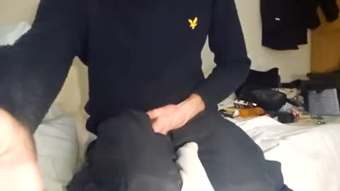 redrodridding online show from February 8, 11:01 am