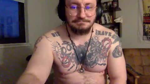 Snapshot of redsands64 chatting on March 1, 11:17 am redsands64 online show from March 1, 11:17 am