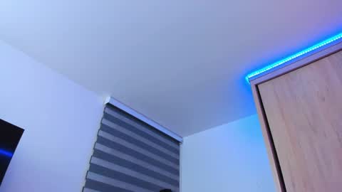 redski77 online show from December 26, 8:18 am