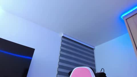 redski77 online show from January 10, 9:13 am