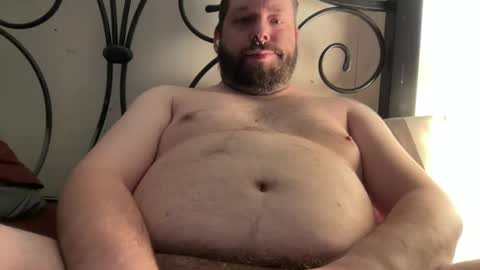 Snapshot of redsman1992 chatting on December 28, 9:42 am marlboroboy online show from December 28, 9:42 am