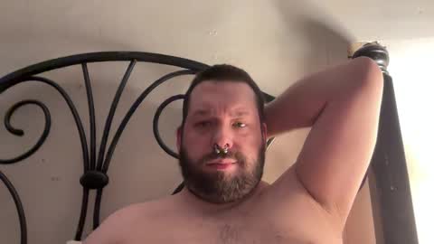 Snapshot of redsman1992 chatting on February 24, 11:32 am marlboroboy online show from February 24, 11:32 am