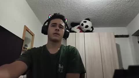 Snapshot of redsoul951869 chatting on September 29, 12:16 am RedsoulReaver online show from September 29, 12:16 am