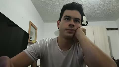 Snapshot of redsoul951869 chatting on October 14, 5:41 am RedsoulReaver online show from October 14, 5:41 am