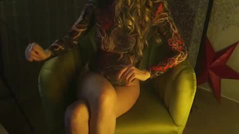 Red online show from February 1, 7:45 pm