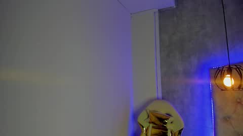   online show from February 21, 11:22 am