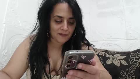 Reea online show from November 9, 7:23 pm