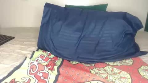 Snapshot of reem_wonder chatting on February 10, 2:15 am Reem online show from February 10, 2:15 am