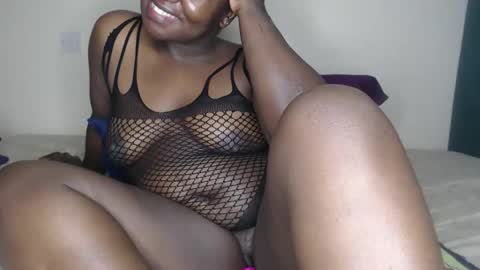 Snapshot of reem_wonder chatting on February 17, 2:19 am Reem online show from February 17, 2:19 am