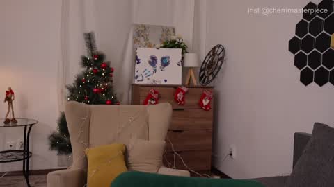 Snapshot of refined_style chatting on December 22, 11:41 pm JessyinCherri yang online show from December 22, 11:41 pm