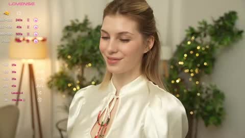 Snapshot of refined_style chatting on March 7, 6:57 am JessyinCherri yang online show from March 7, 6:57 am
