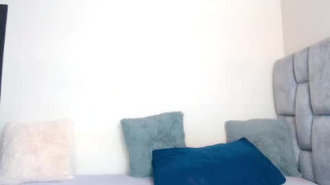 regina1819 online show from October 1, 1:00 am