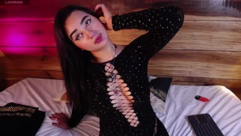   online show from November 25, 4:01 am