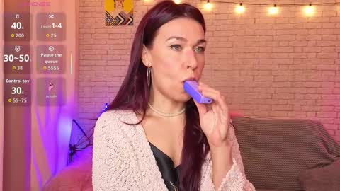 ReginaHawkinss online show from December 19, 12:01 pm