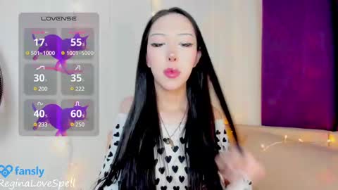 Snapshot of reginainspace chatting on February 12, 12:16 am Regina online show from February 12, 12:16 am