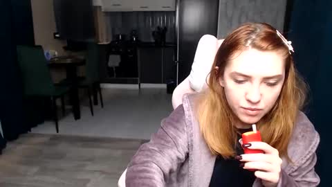 Regina online show from November 4, 1:05 am