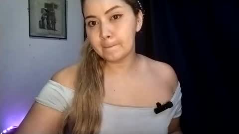 Snapshot of rei_chan26 chatting on February 18, 7:54 am Tania Nixx online show from February 18, 7:54 am